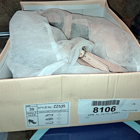 Beautiful 4 inch Nude Color ankle strap beauties - SZ 8 - Picture 10 of 10